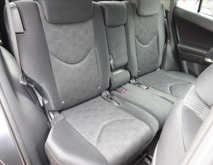 Toyota RAV4 26