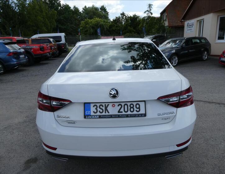 Škoda Superb 8