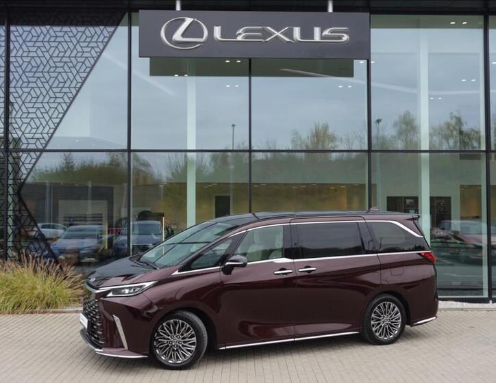 Lexus LM 350h 1
