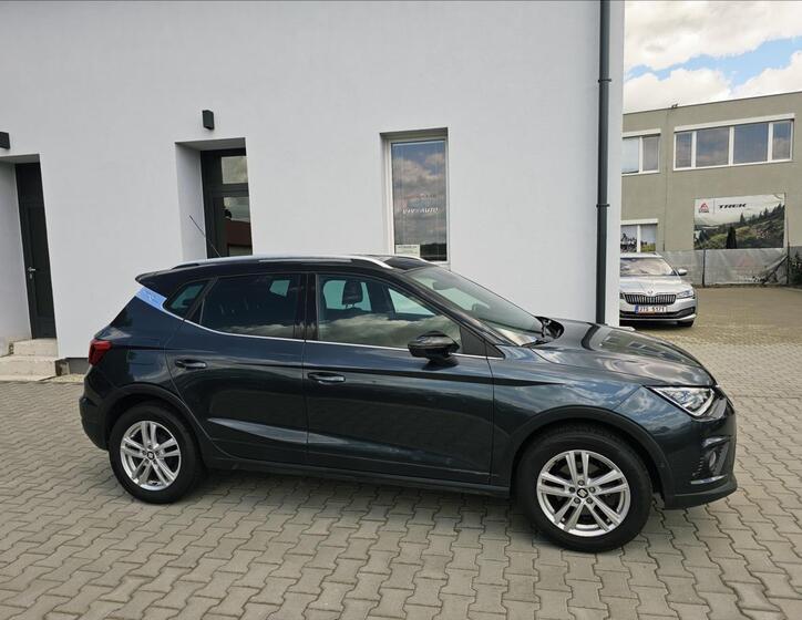 Seat Arona 5