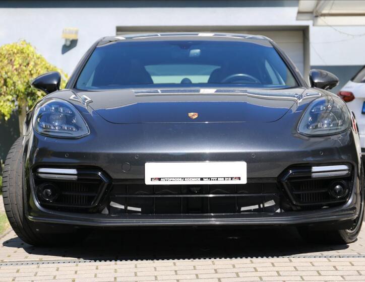 Porsche Panamera 7
