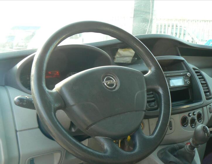 Opel Vivaro 8