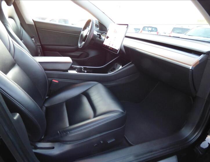 Tesla Model 3 49