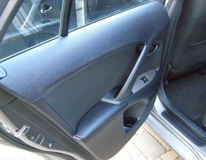 Toyota Avensis 18