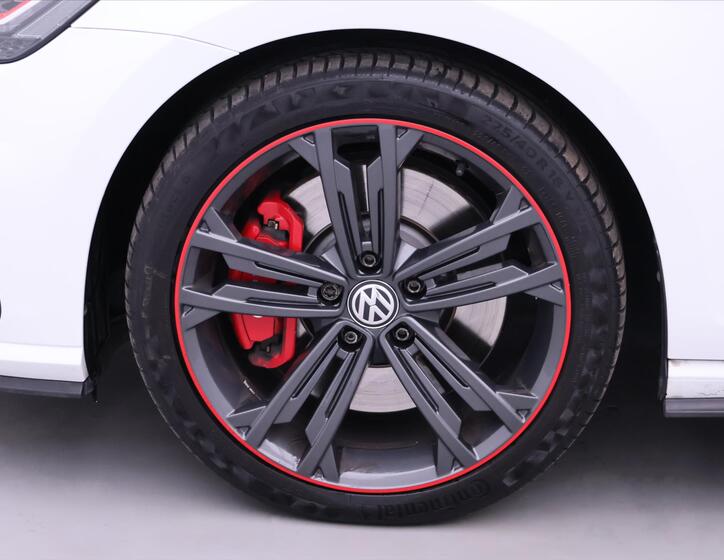 Volkswagen Golf 34