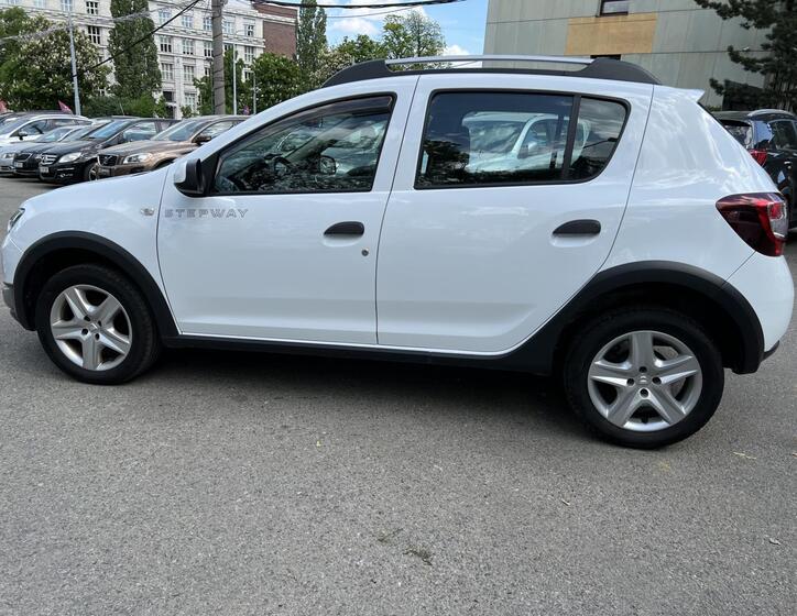 Dacia Sandero 8