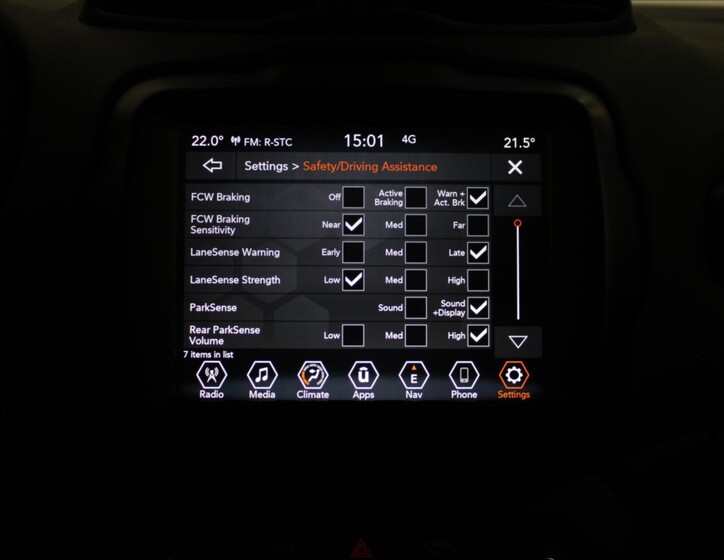 Jeep Renegade 11