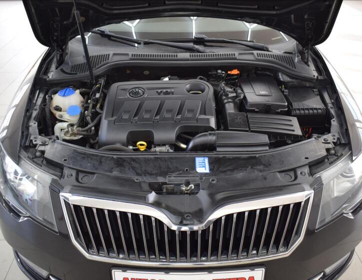 Škoda Superb 30
