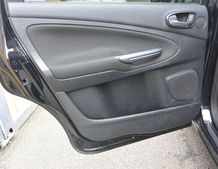 Ford S-MAX 27