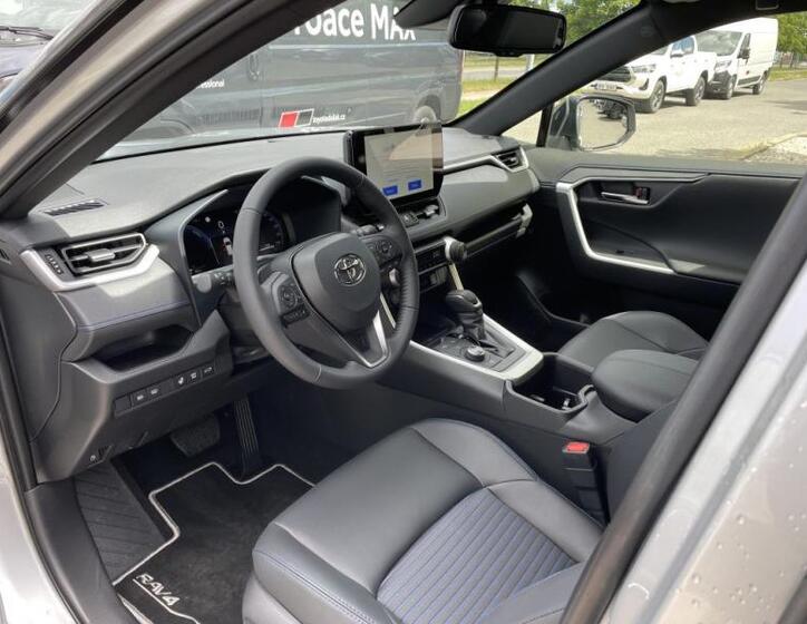 Toyota RAV4 13