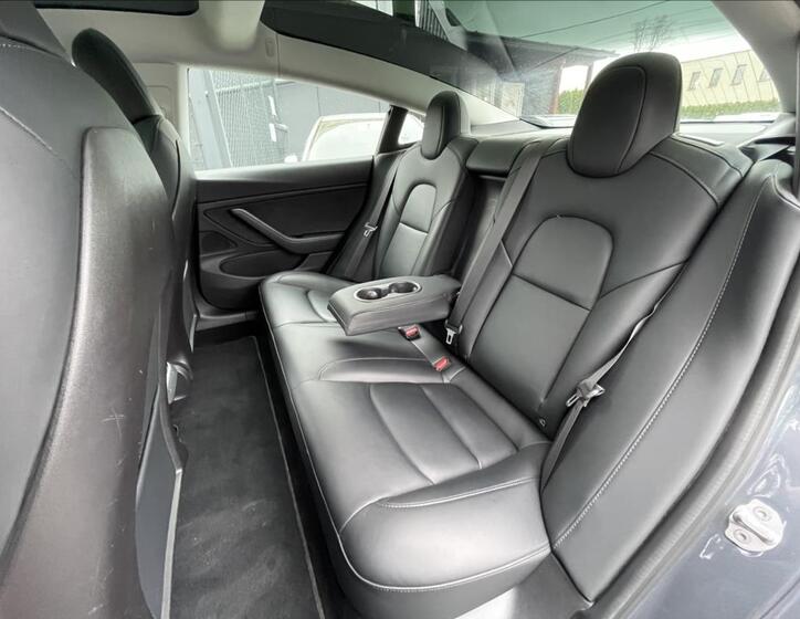 Tesla Model 3 33
