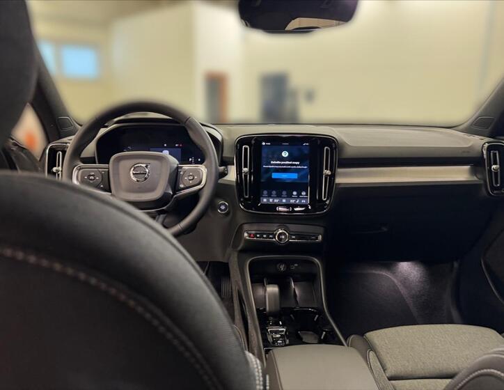 Volvo XC40 10
