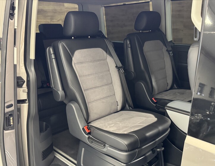 Volkswagen Multivan 12