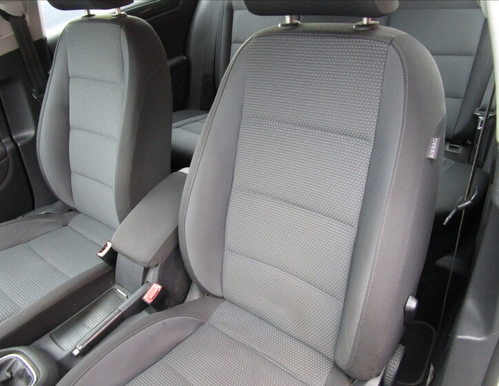 Volkswagen Golf 12