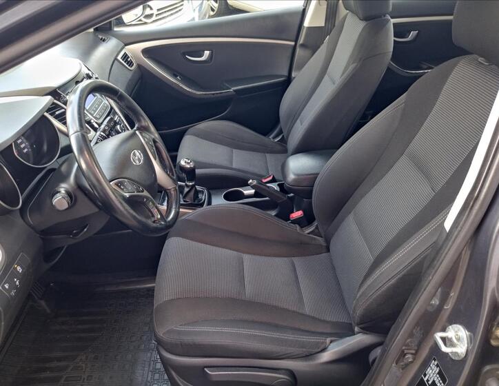 Hyundai i30 12
