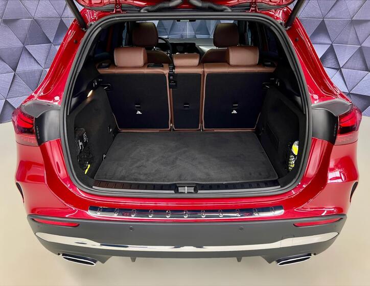 Mercedes-Benz GLA 32