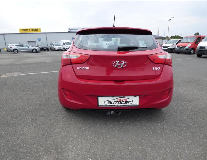 Hyundai i30 4