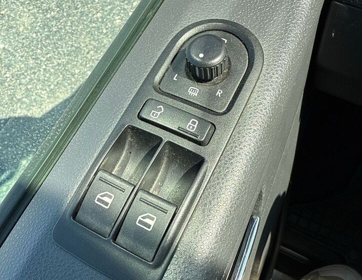 Volkswagen Caravelle 21