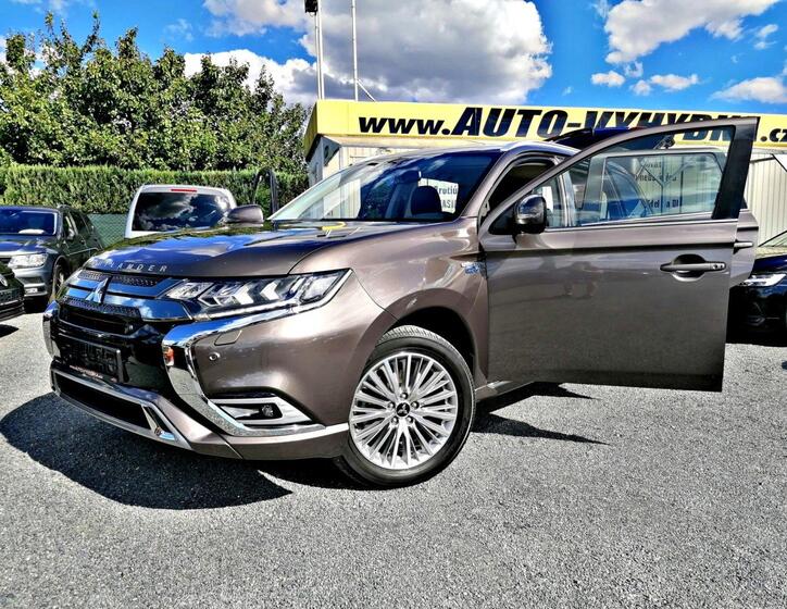 Mitsubishi Outlander 1