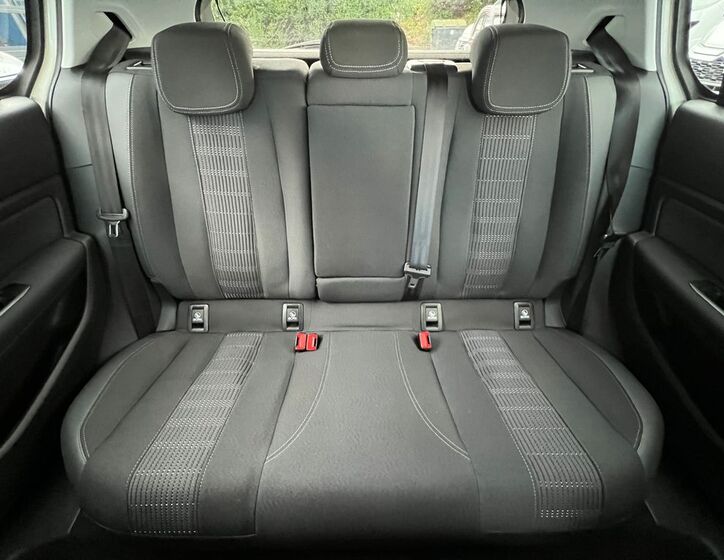 Peugeot 308 7