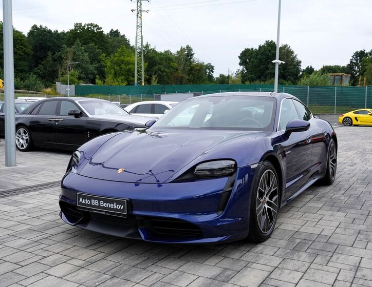 Porsche Taycan 2