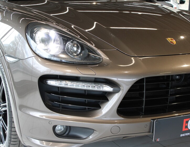 Porsche Cayenne 18