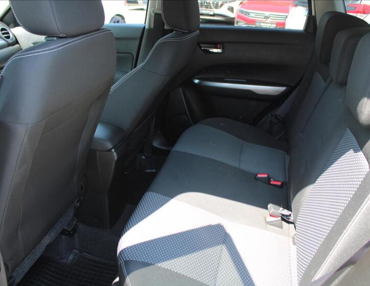 Suzuki Vitara 11