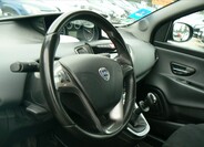 Lancia Y 8