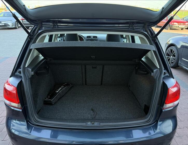 Volkswagen Golf 16