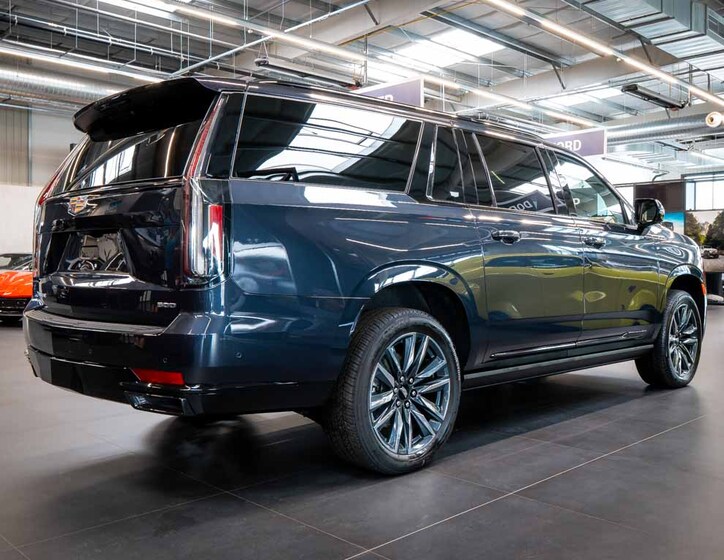 Cadillac Escalade 9