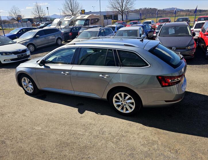 Škoda Superb 9