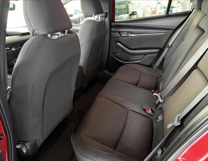Mazda 3 16