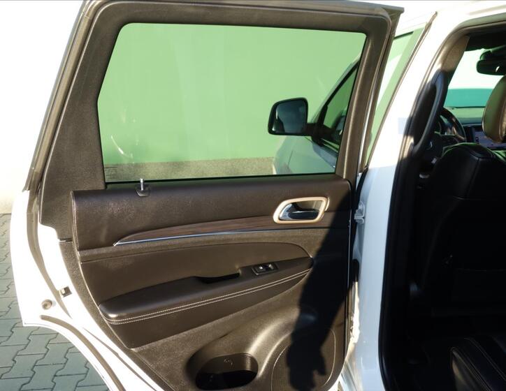 Jeep Grand Cherokee 25