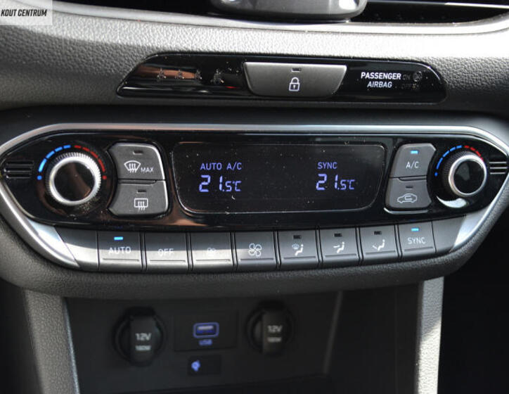 Hyundai i30 24