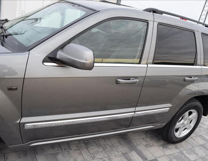 Jeep Grand Cherokee 9