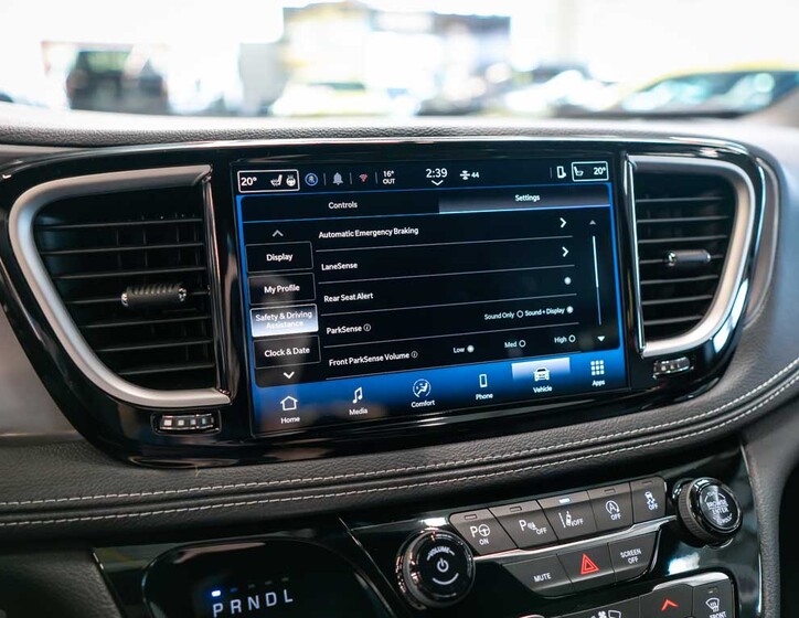 Chrysler Pacifica 28