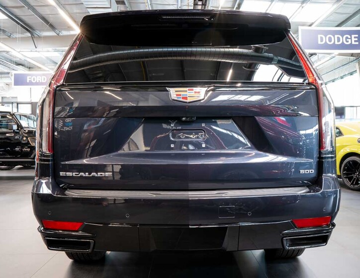 Cadillac Escalade 3