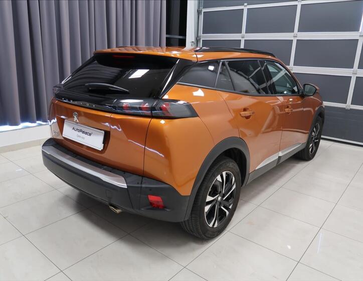 Peugeot 2008 4