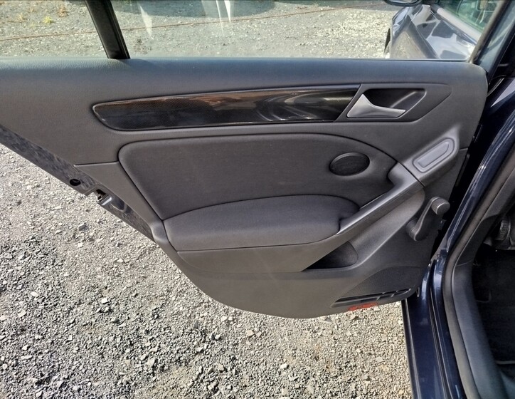 Volkswagen Golf 24