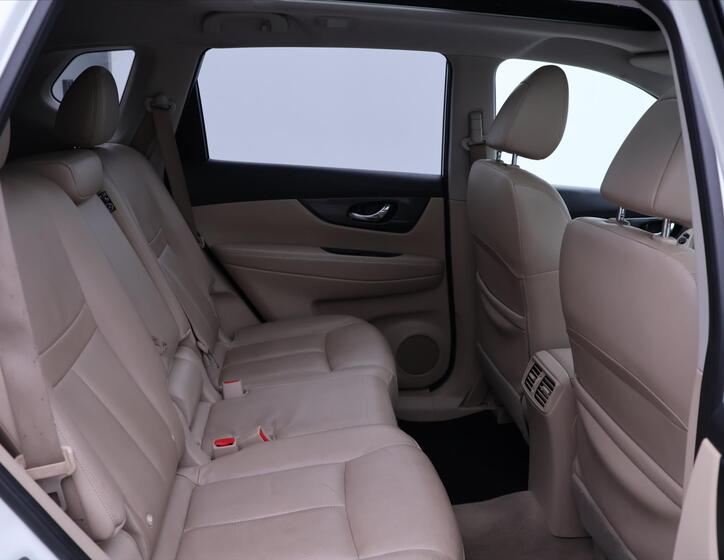 Nissan X-Trail 16