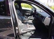 Porsche Cayenne 9