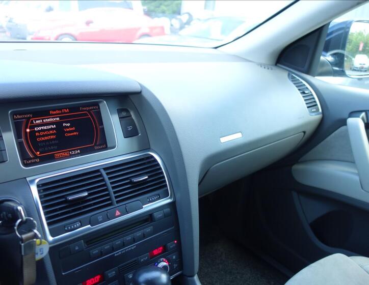 Audi Q7 36