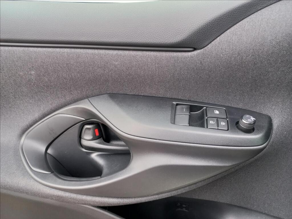 Toyota Yaris 24