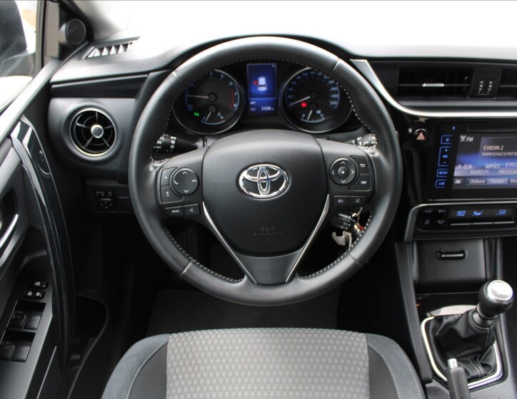 Toyota Auris 10