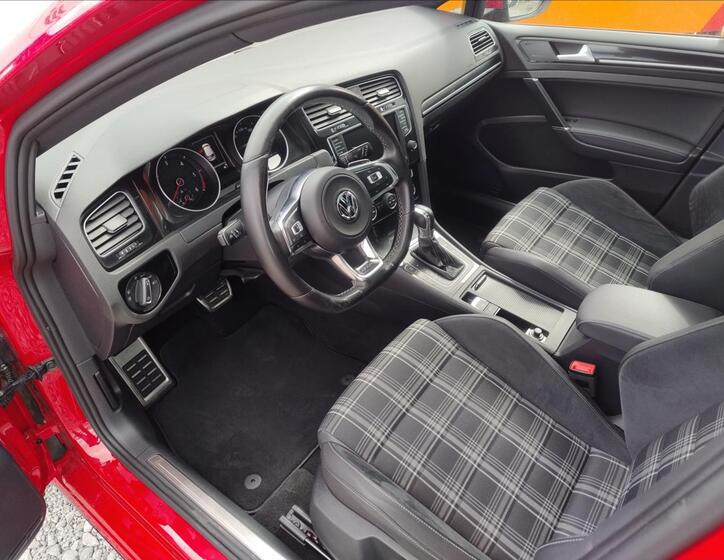 Volkswagen Golf 13