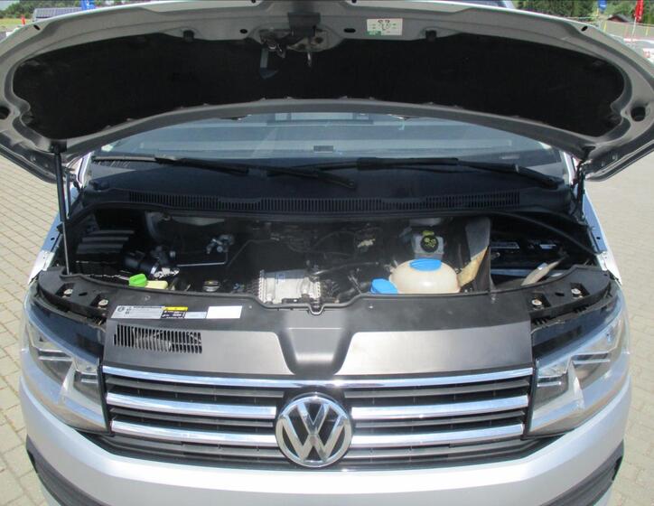 Volkswagen Caravelle 23