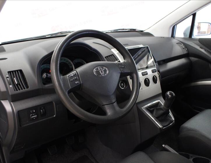 Toyota Corolla Verso 10