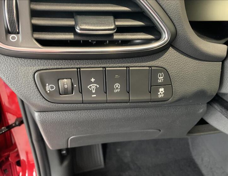Hyundai i30 24