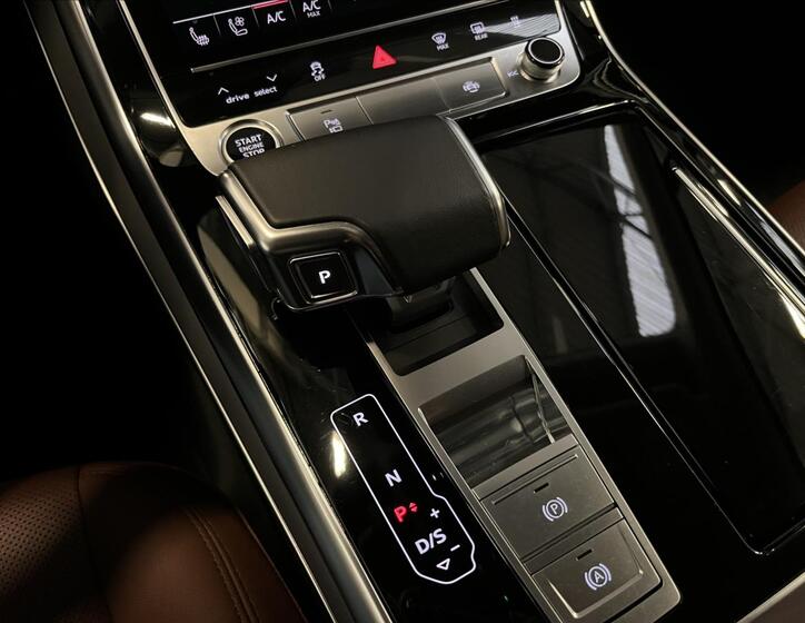 Audi Q7 17