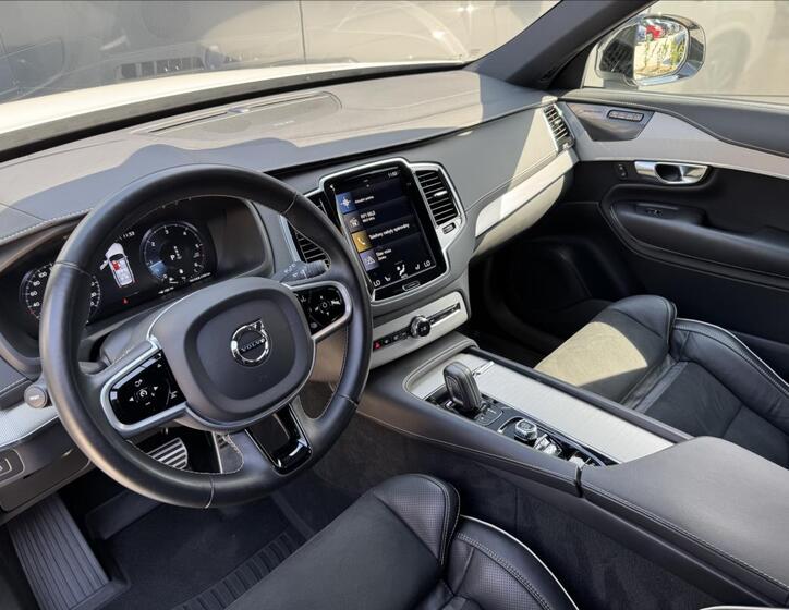 Volvo XC90 9